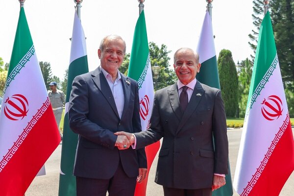 سفر پزشکیان به پاکستان؛ تعمیق شراکت راهبردی تهران-اسلام آباد