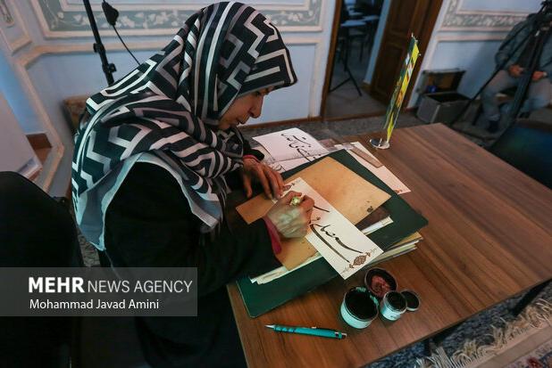 «قلم‌های بیدار»؛ نوای عاشورایی هنرمندان زن قزوینی در عمارت هنر