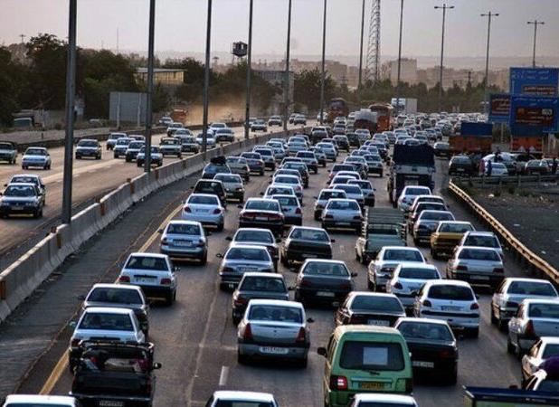 تردد ۲ میلیون و ۹۵۰ هزار وسیله نقلیه در جاده‌های استان مرکزی