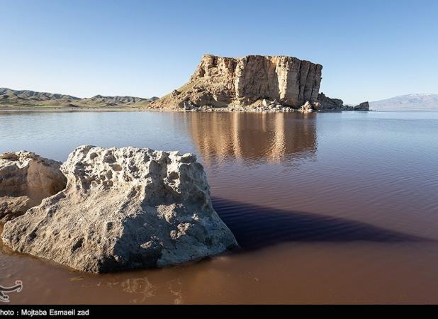 شاهکار ایستگاه فضایی در ثبت تصویری جدید از دریاچه ارومیه/ فضانورد فرانسوی: دریاچه ارومیه شبیه پروانه یا سبیل است!