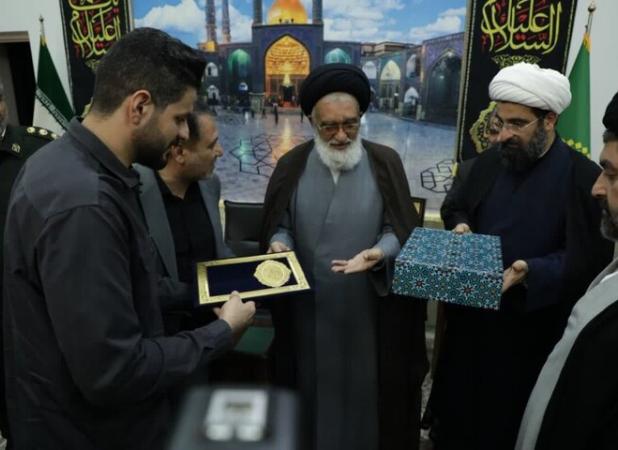 هدیه رهبر معظم انقلاب به ملی‌پوش والیبال نشسته قم اهدا شد