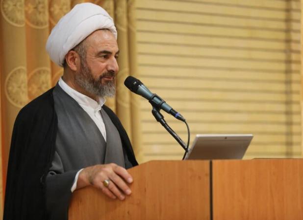 امام جمعه ایلام از «سحر امامی» برای سفر به کربلا دعوت کرد