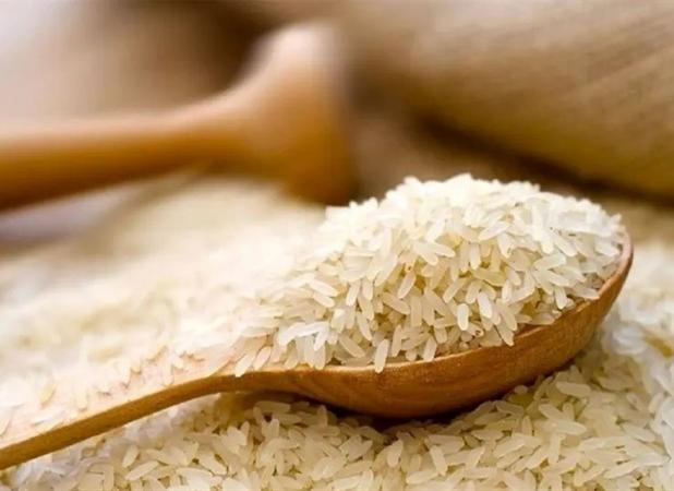 توزیع برنج پاکستانی در بازار با قیمت مصوب 46 هزار تومان