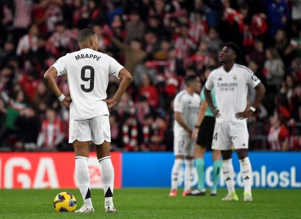 توقف بدموقع رئال به کام بارسا