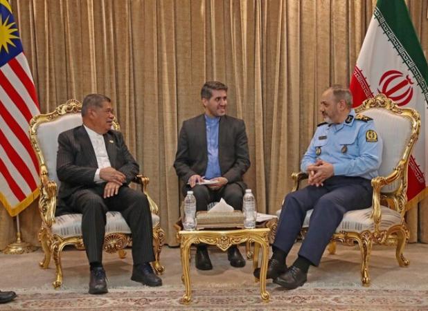 وزیر کشاورزی مالزی با وزیر دفاع و پشتیبانی نیروهای مسلح دیدار کرد