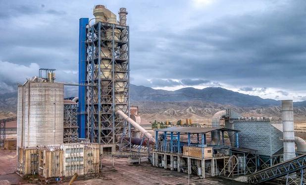 فعالیت بیش از ۴۰۰۰ واحد صنعتی و ۸۰۰ معدن در فارس