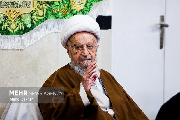 یادداشت قدردانی میثم مطیعی از آیت‌الله‌ مکارم شیرازی