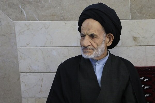 اولویت مسئولان رفع مشکلات مردم و عدم انحراف از آرمان‌های انقلاب است