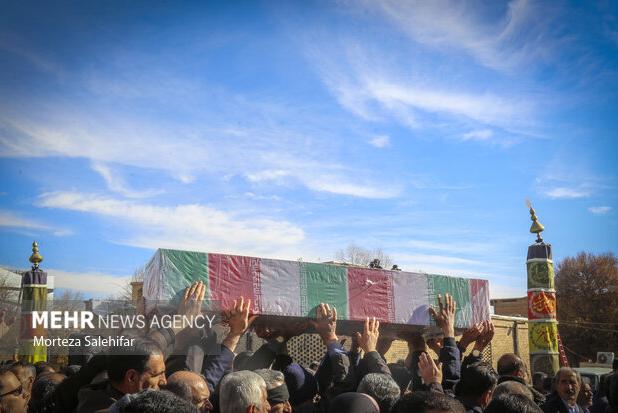 اعلام زمان خاکسپاری سرداران شهید حاجی زاده و باقری در بهشت زهرا(س)