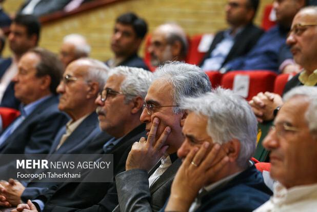 مفاخر و مشاهیر، ستون‌های خیمه هر جامعه‌ هستند
