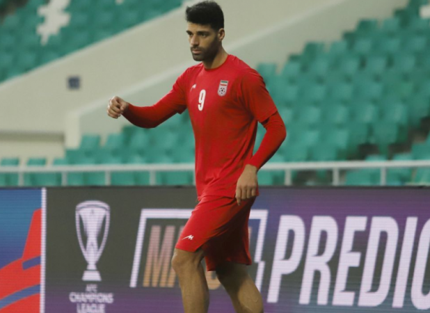 طارمی برابر اورونوف و ماشاریپوف پوکر می‌کند