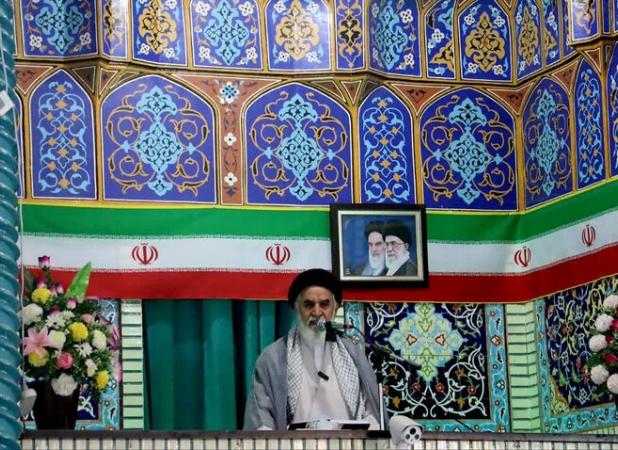 موسوی: دشمن با فشار اقتصادی به‌دنبال جدایی مردم از انقلاب است