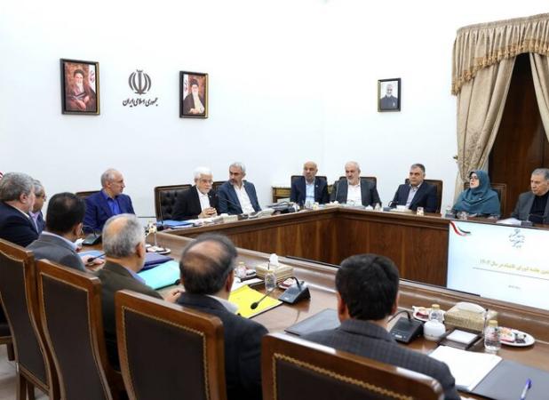 عارف:  ۷۸۵۰ مگاوات ظرفیت برق تجدیدپذیر در حال ایجاد است