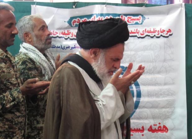 برگزاری نماز باران در بشاگرد به امامت حجت‌الاسلام مومنی