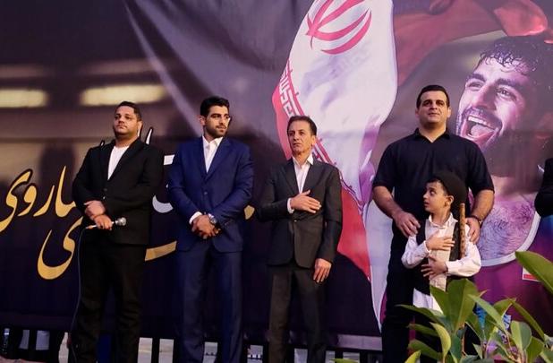 استقبال باشکوه مردم آمل از هادی ساروی قهرمان طلایی کشتی جهان