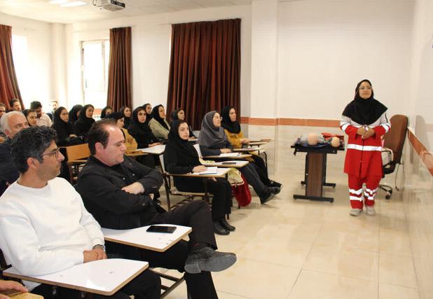 برگزاری دوره آموزشی «مدیریت بحران و تکنیک‌های کنترل آن در خانواده» در جهاددانشگاهی اردبیل