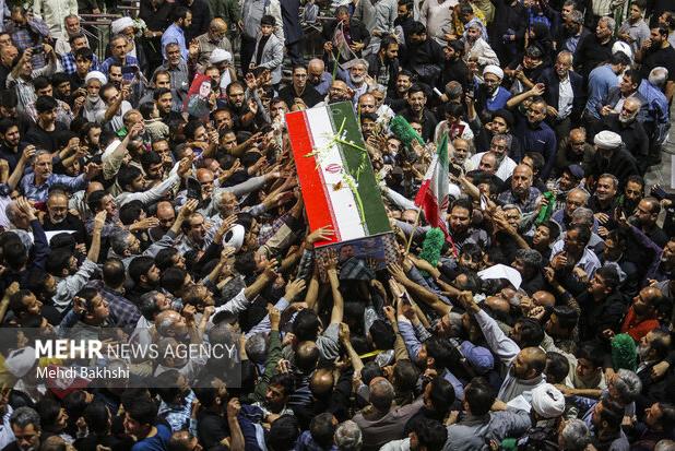 پیکر شهید «عباس نیلفروشان» به حرم مطهر حضرت معصومه (س) رسید