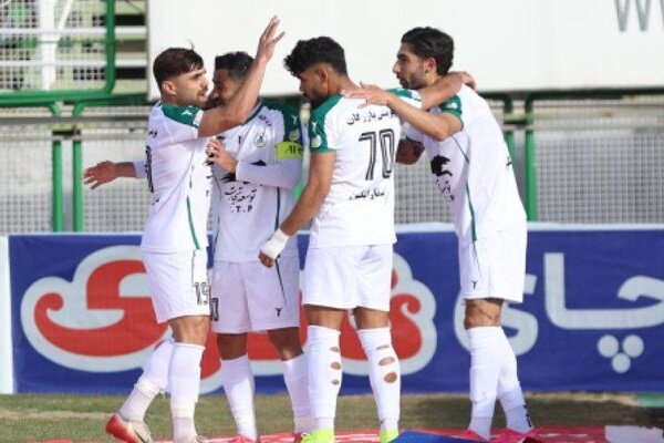 پیروزی یک نیمه ای ذوب‌آهن مقابل فجرسپاسی