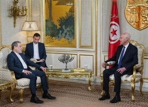 دیدار عراقچی با رئیس‌جمهور تونس