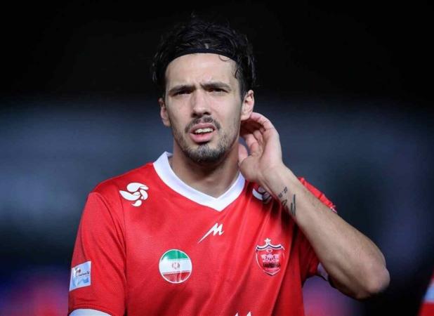 ستاره محبوب سرخ‌ها، دربی را از دست داد!