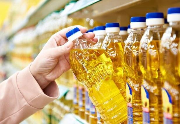کمبود روغن خوراکی در فروشگاه‌های کرمانشاه