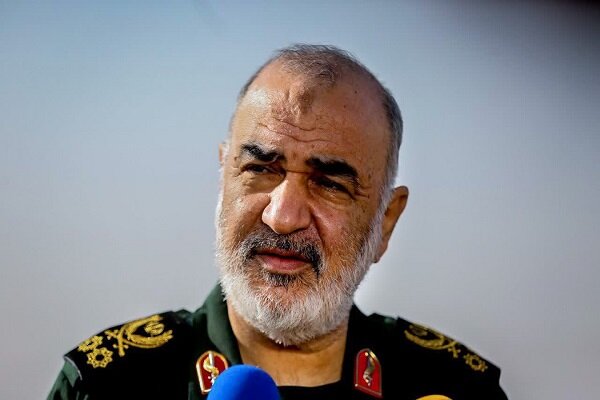 تمام سیاست‌های دشمن شکست خورده و فروپاشیده است