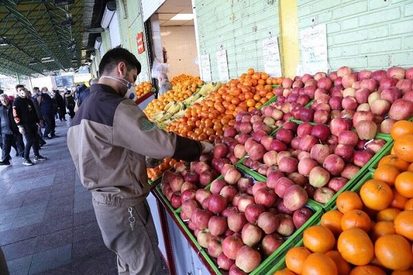 نظارت مستمر بر توزیع میوه تنظیم بازار شب عید در استان کرمانشاه