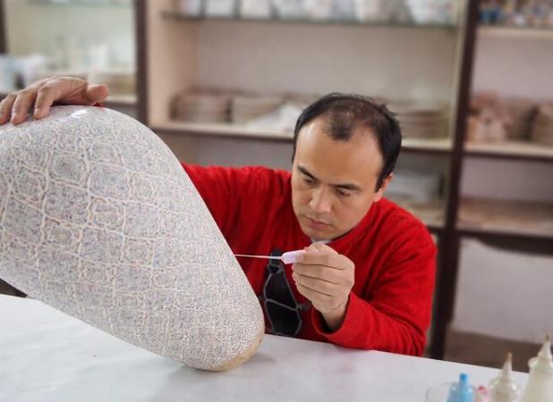 هنر به مثابه توانمندی؛ روایت میناکاری یک توانیاب همدانی