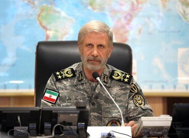 امیر حاتمی: نشان زرین ایثار و شجاعت، شایسته ملت میهن‌دوست و محتشم است