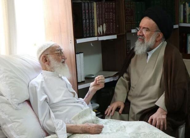 عیادت آیت الله خاتمی از آیت الله نوری همدانی