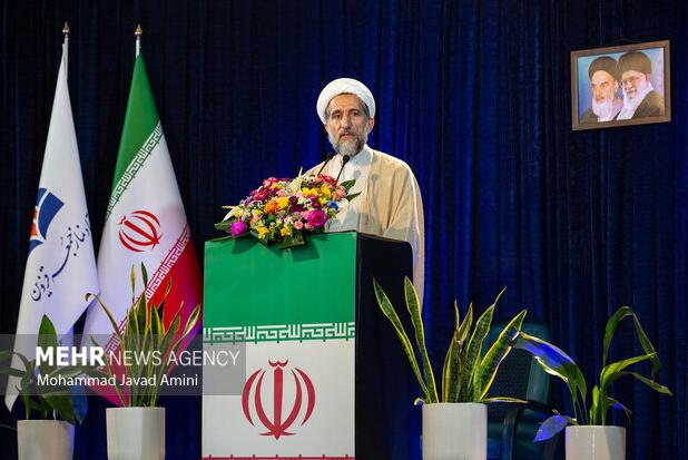 امام جمعه قزوین: مدیران باید در محدوده مسئولیت خود با فساد مبارزه کنند