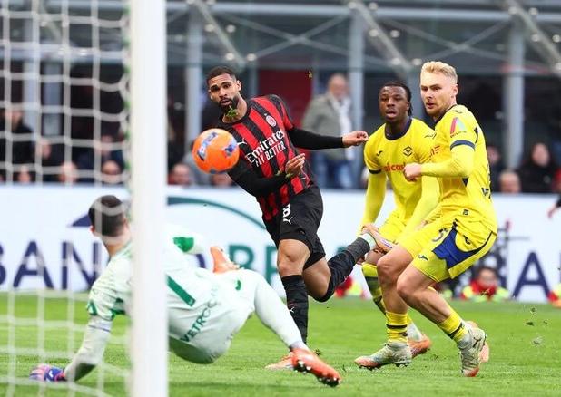 پیروزی پرگل میلان مقابل هلاس ورونا/ شاگردان آلگری موقتا صدرنشین شدند