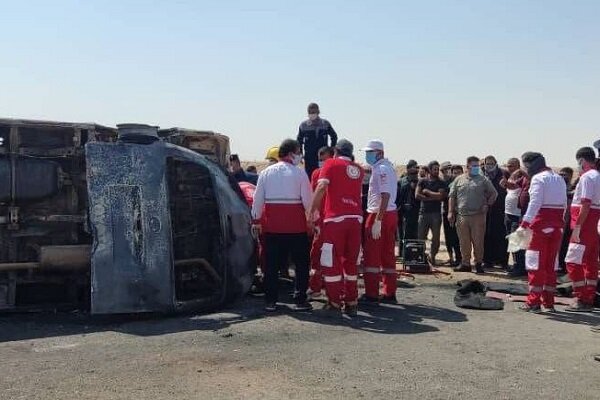 ۱۴ مصدوم در تصادف خودرو ون با سواری در محور سامرا به بغداد