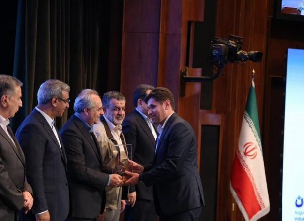 تجلیل از صنعتگران نمونه آذربایجان شرقی با حضور رئیس‌جمهور