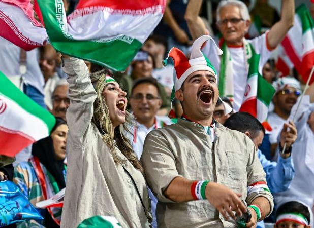 تصاویر پربازدید از تماشاگران ایرانی در بازی ایران و قطر