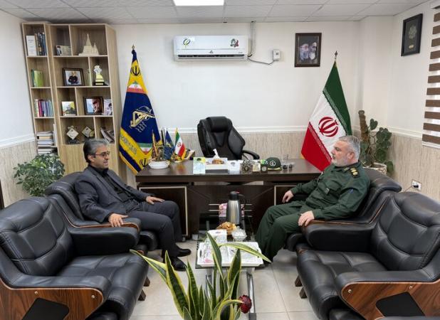 فرمانده سپاه خارگ: اقدامات جهادی برای پیشرفت جزیره گسترش یافت