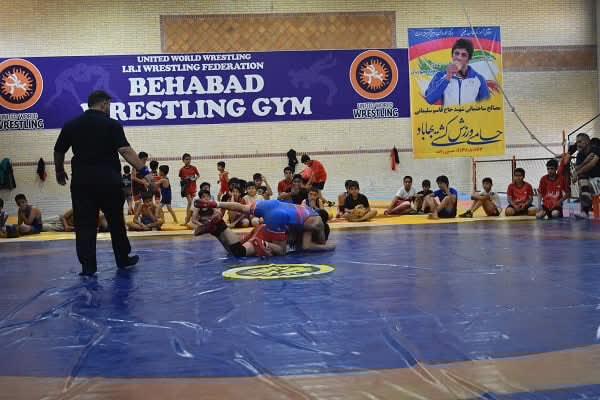 تیموری: پنجمین دوره المپیاد کشتی آزاد دانش‌آموزی در بهاباد برگزار شد