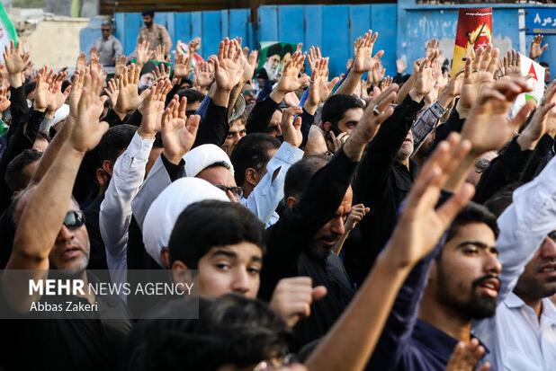 انتظار مردم همدان برای ورود پیکر مطهر سپهبد شهید علی شادمانی