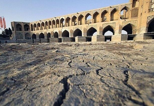 مدیرکل محیط زیست استان: خشک‌شدن زاینده‌رود، فرونشست اصفهان را شتاب داد