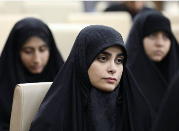 بگذار تا شهر از غمم آگاه باشد؛ حالی برای ذره‌ای کتمان ندارم