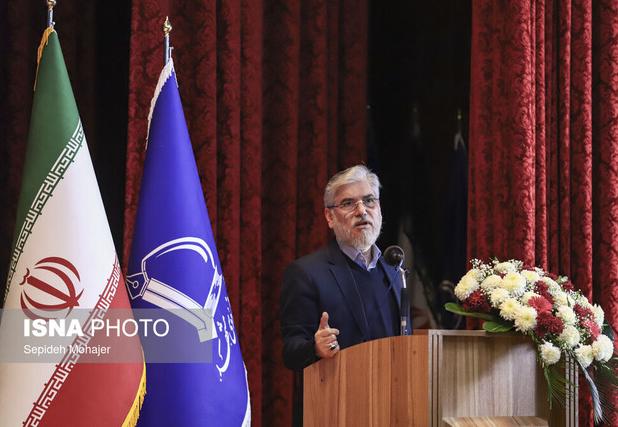 وزیر علوم: دانشجو فراتر از جناح‌ها و گروه‌هاست/ جمهوری اسلامی دانشگاه غیرسیاسی نمی‌خواهد