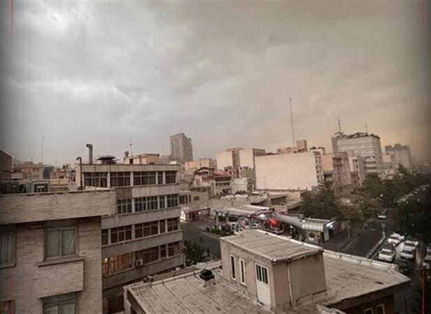 آغاز طوفان لحظه‌ای در تهران/ هشدار سیلاب و آب‌گرفتگی معابر در ۱۷ استان