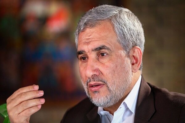 رسالت معلم فقط آموزش نیست، پرورش و تربیت نیز هست