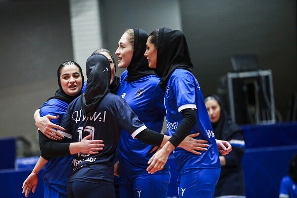 جدال ۱۲ تیم در دور رفت لیگ برتر والیبال زنان