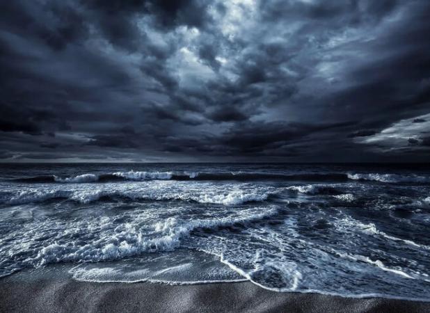 ورود سامانه بارشی و مواج شدن دریا در هرمزگان