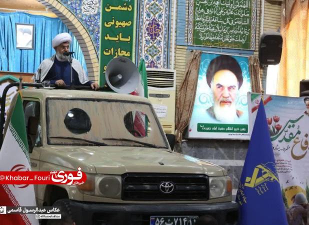 امام جمعه این شهر، پشت وانت تویوتا خطبه خواند