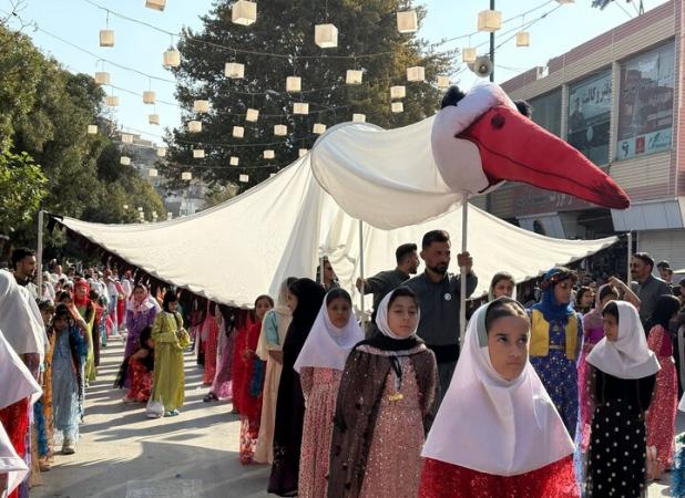 جشنواره تئاتر خیابانی مریوان بیانگر توانمندی هنرمندان داخلی و خارجی