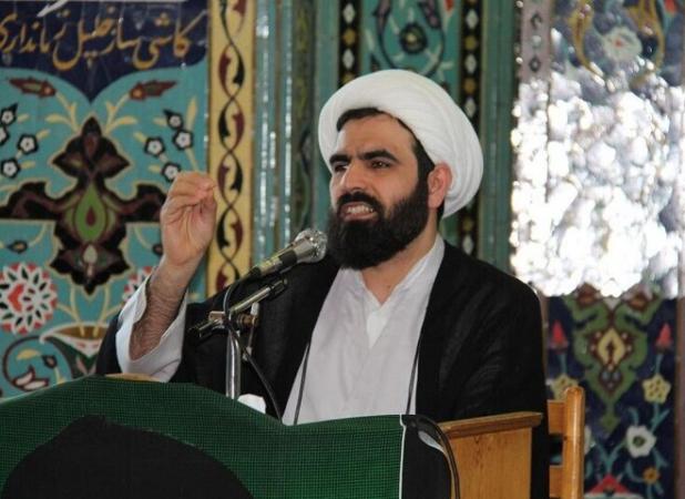 مسئولان برای تحقق شعار سال تلاش کنند