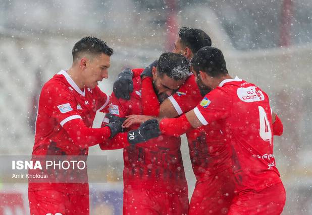 یک لژیونر استقلالی در سپاهان؟/ پرسپولیس در دستگردی