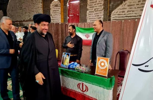 میز خدمت ادارات در گناوه به مناسبت هفته دولت برپا شد